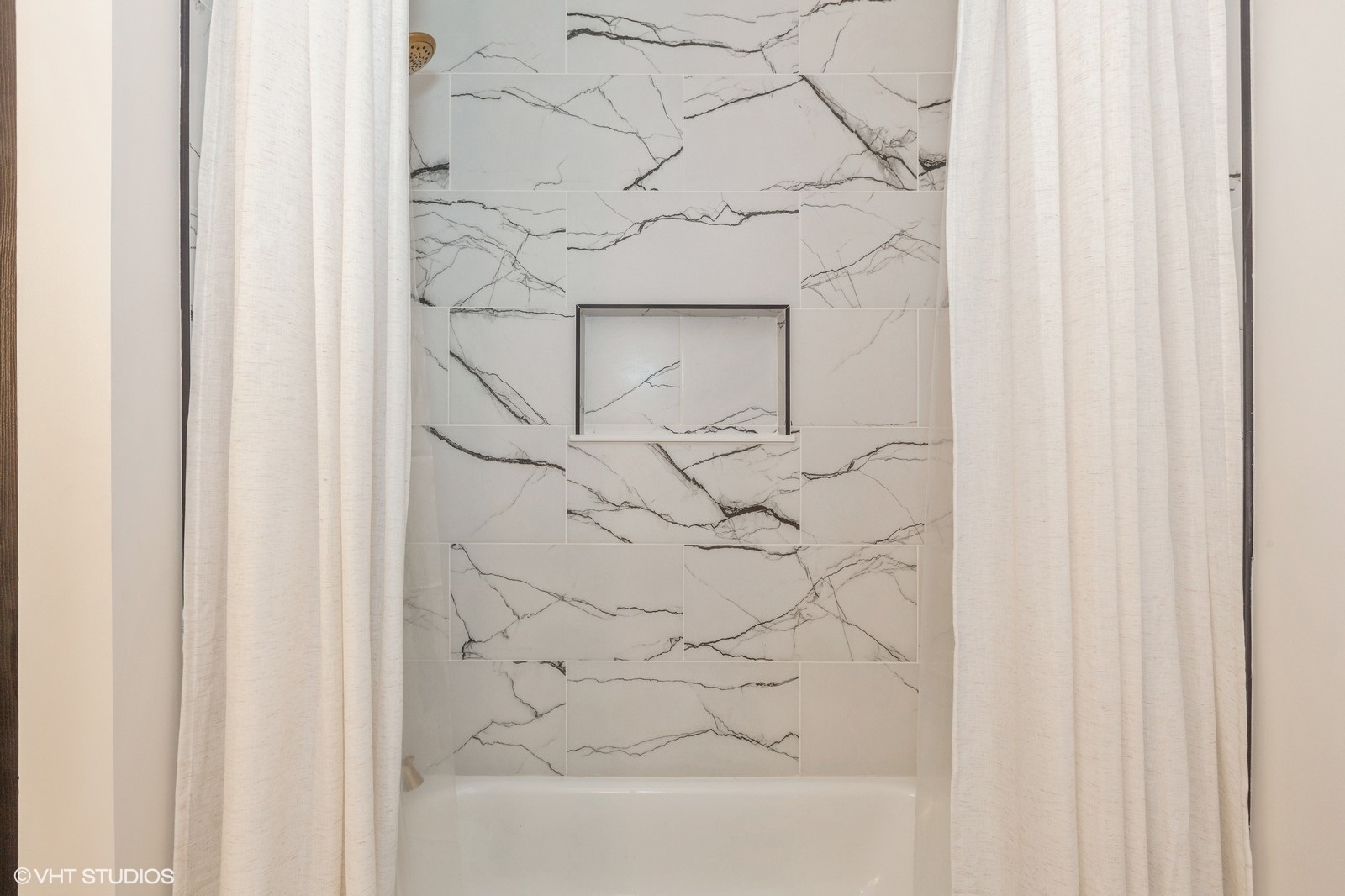 936 Moultrie Court, Naperville, IL 60563