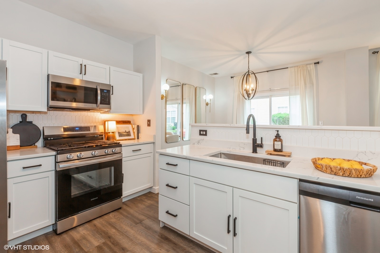 936 Moultrie Court, Naperville, IL 60563