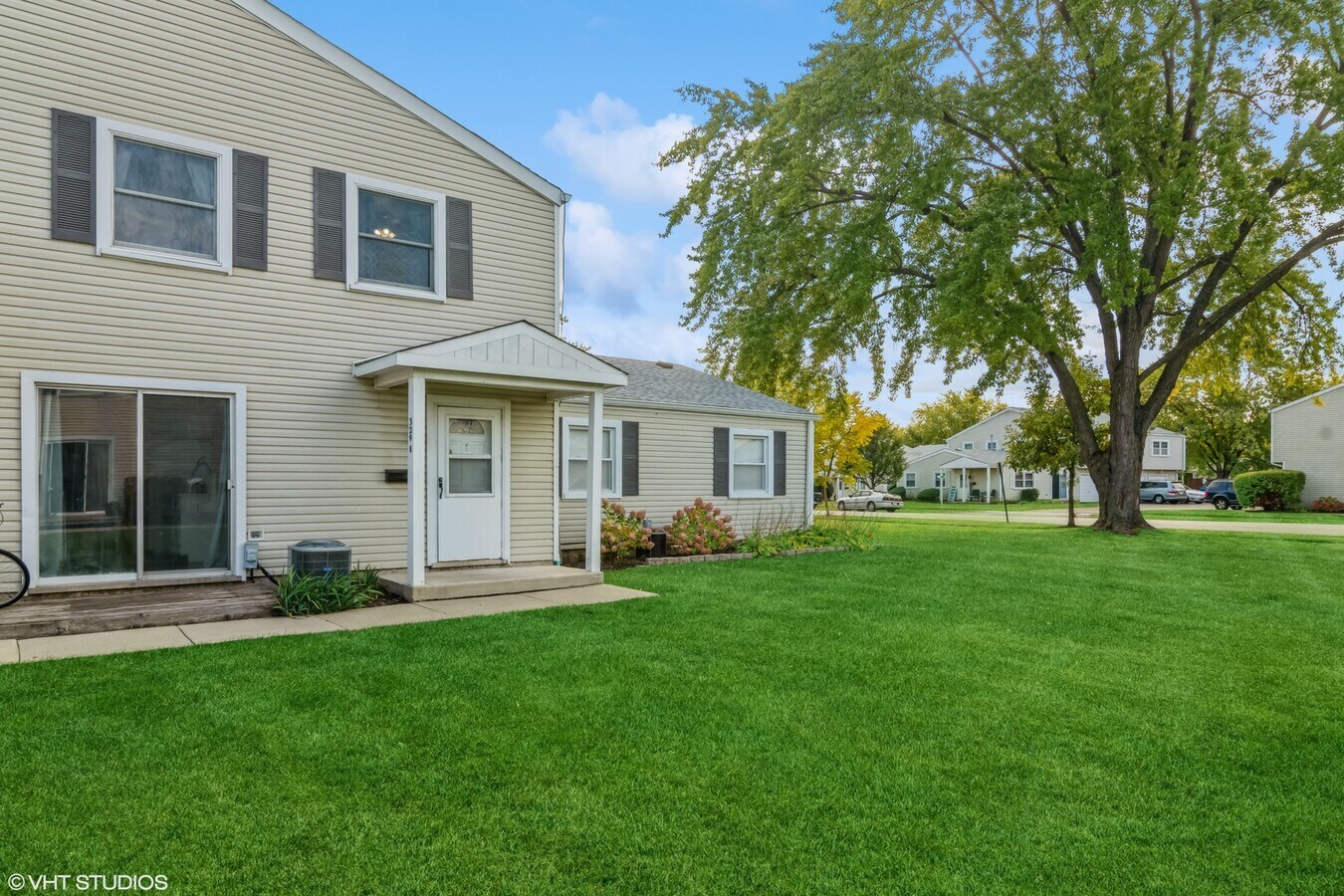 329 David Court #B, Bartlett, IL 60103
