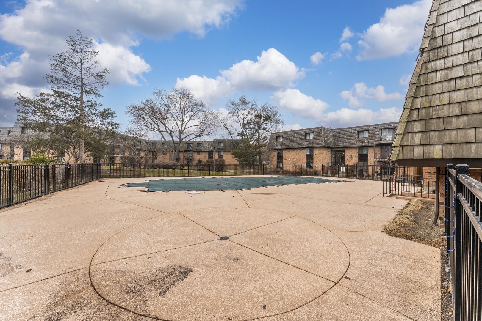 10 Oak Creek Drive #1020, Buffalo Grove, IL 60089