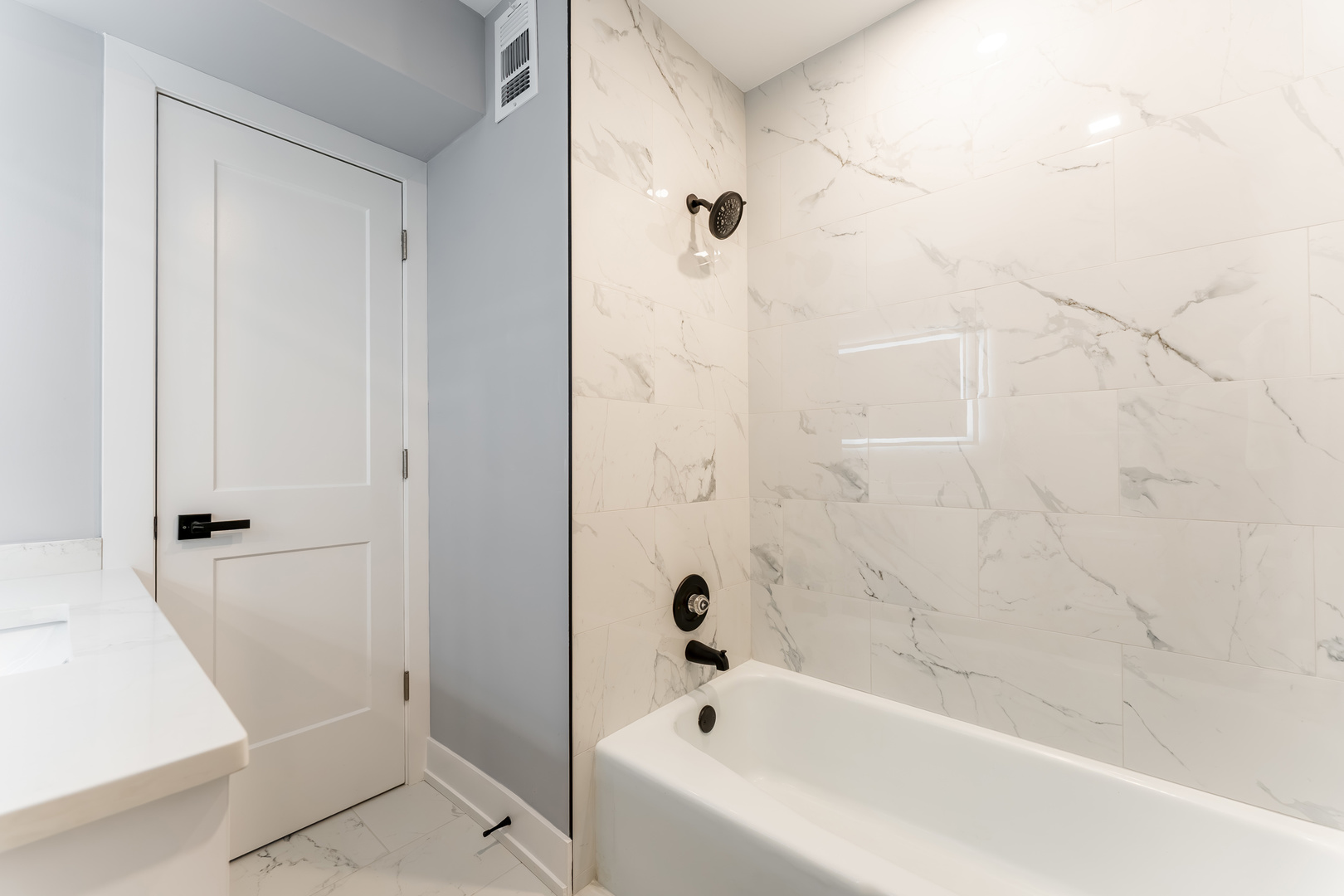 10 Oak Creek Drive #1020, Buffalo Grove, IL 60089