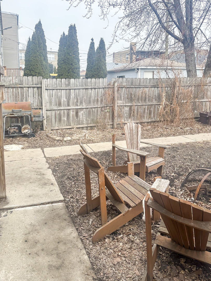 2037 N Tripp Avenue, Chicago, IL 60639