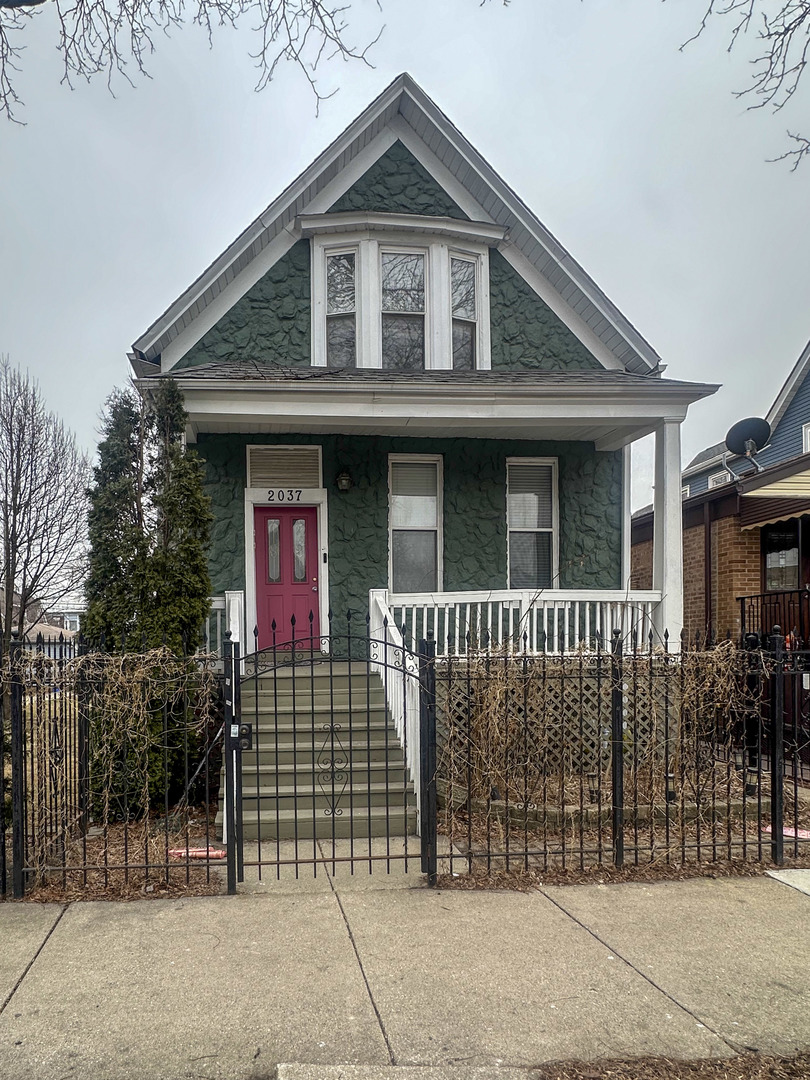 2037 N Tripp Avenue, Chicago, IL 60639