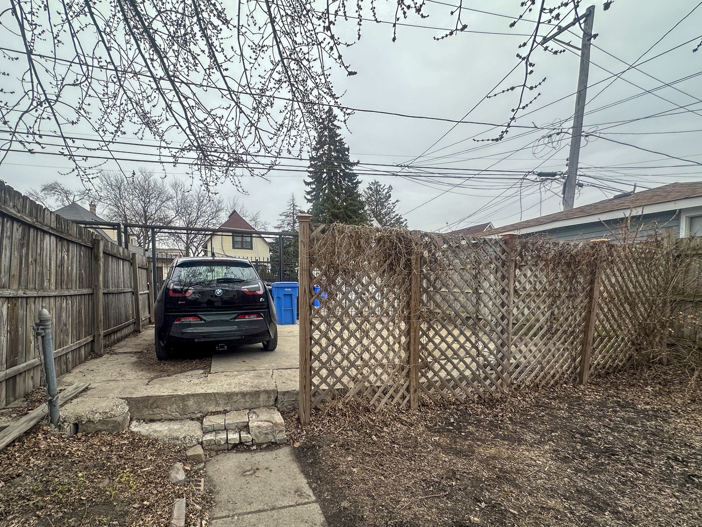 2037 N Tripp Avenue, Chicago, IL 60639