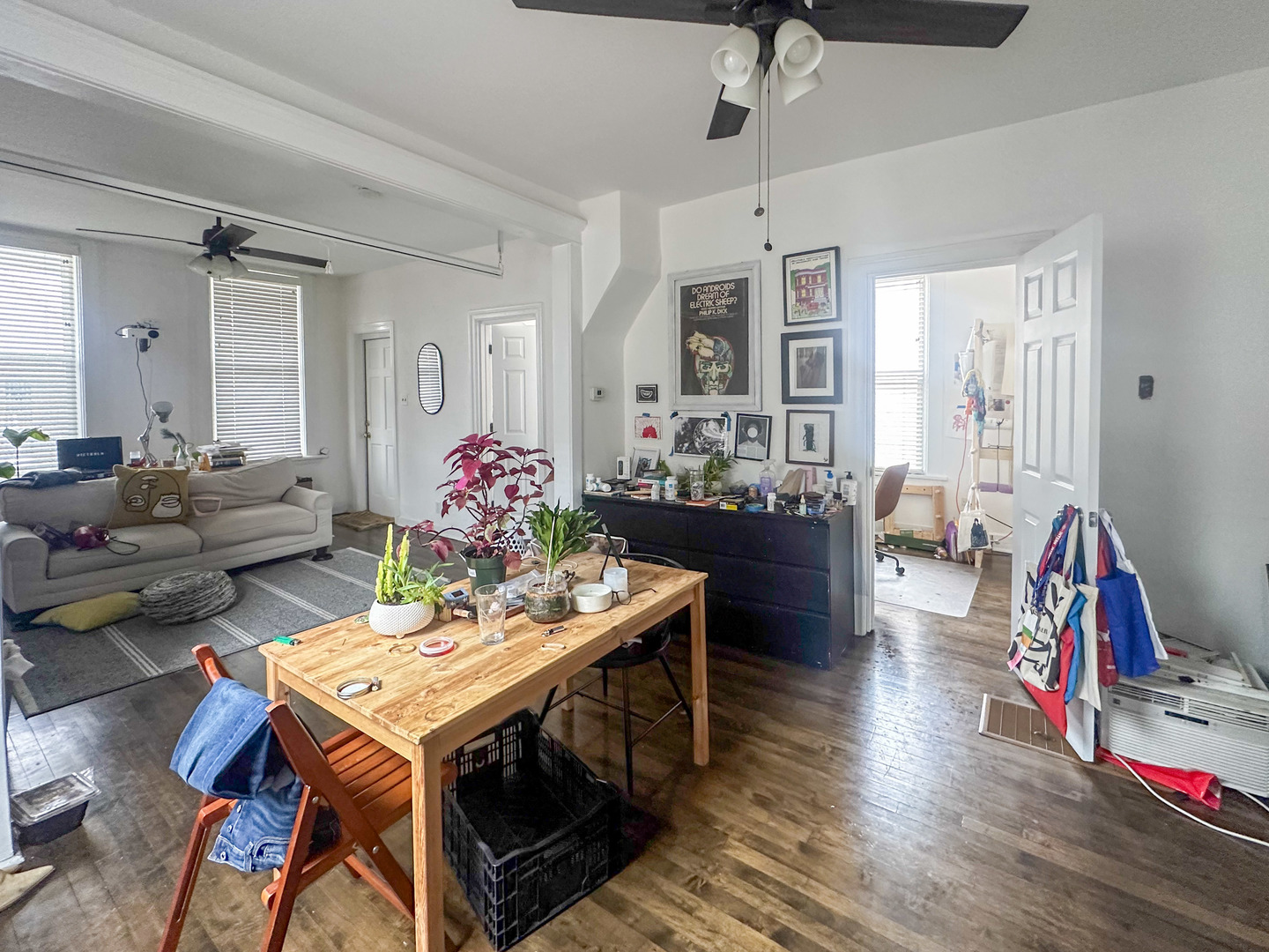 2037 N Tripp Avenue, Chicago, IL 60639