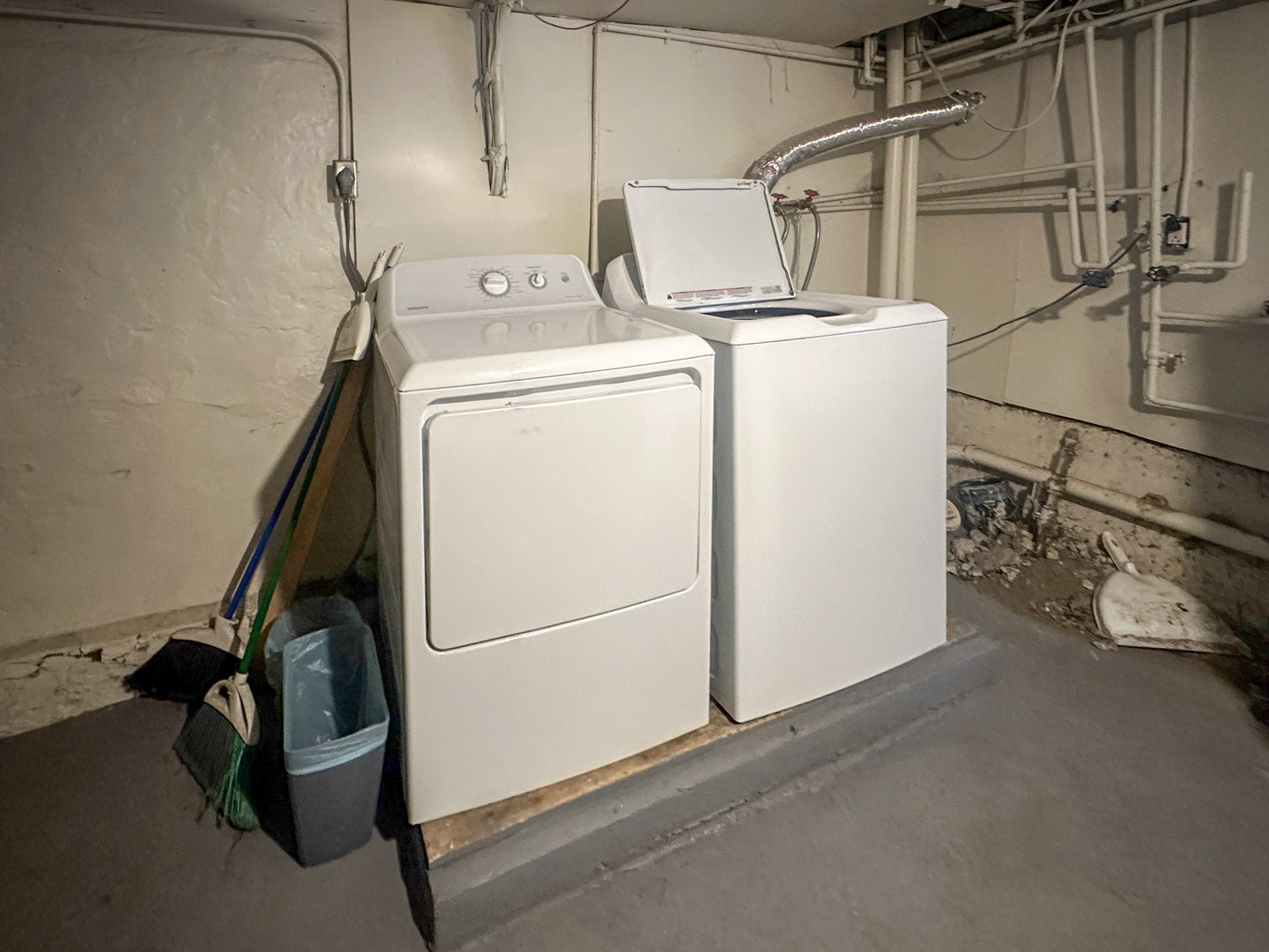 2037 N Tripp Avenue, Chicago, IL 60639