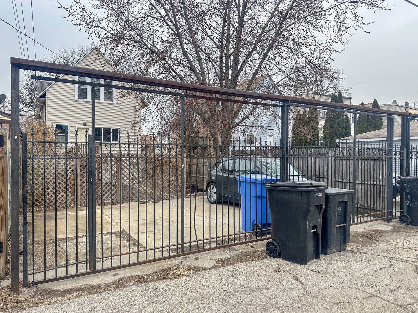 2037 N Tripp Avenue, Chicago, IL 60639