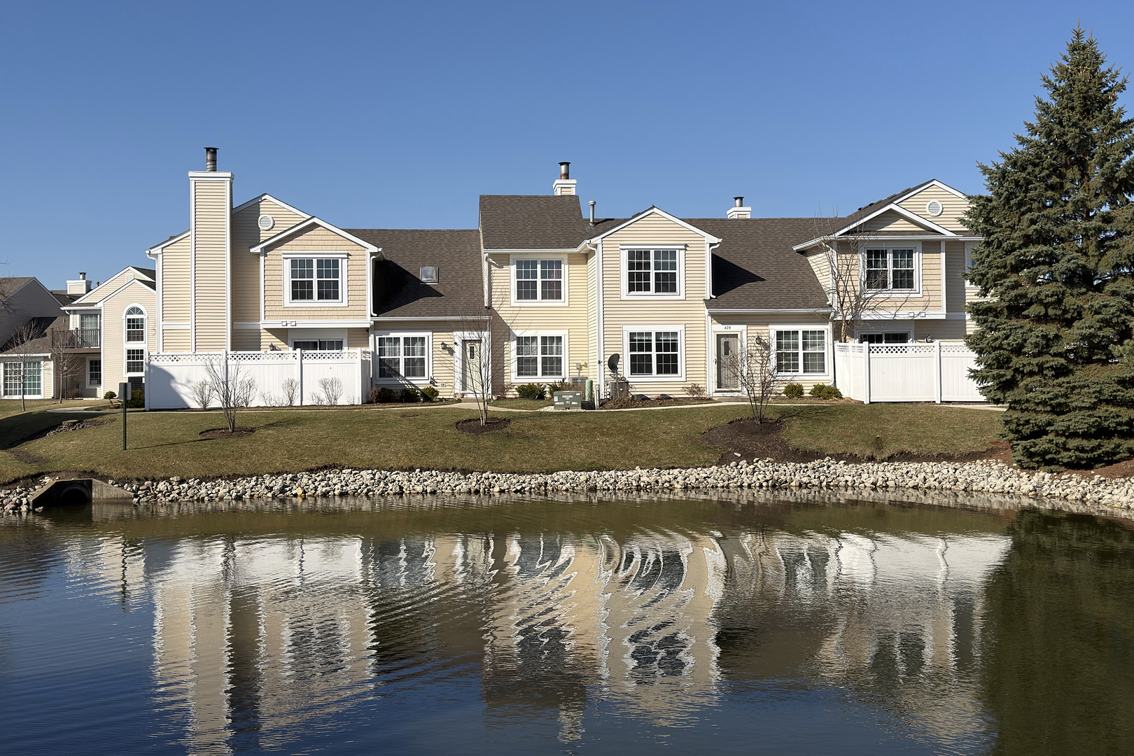 424 Le Parc Circle, Buffalo Grove, IL 60089