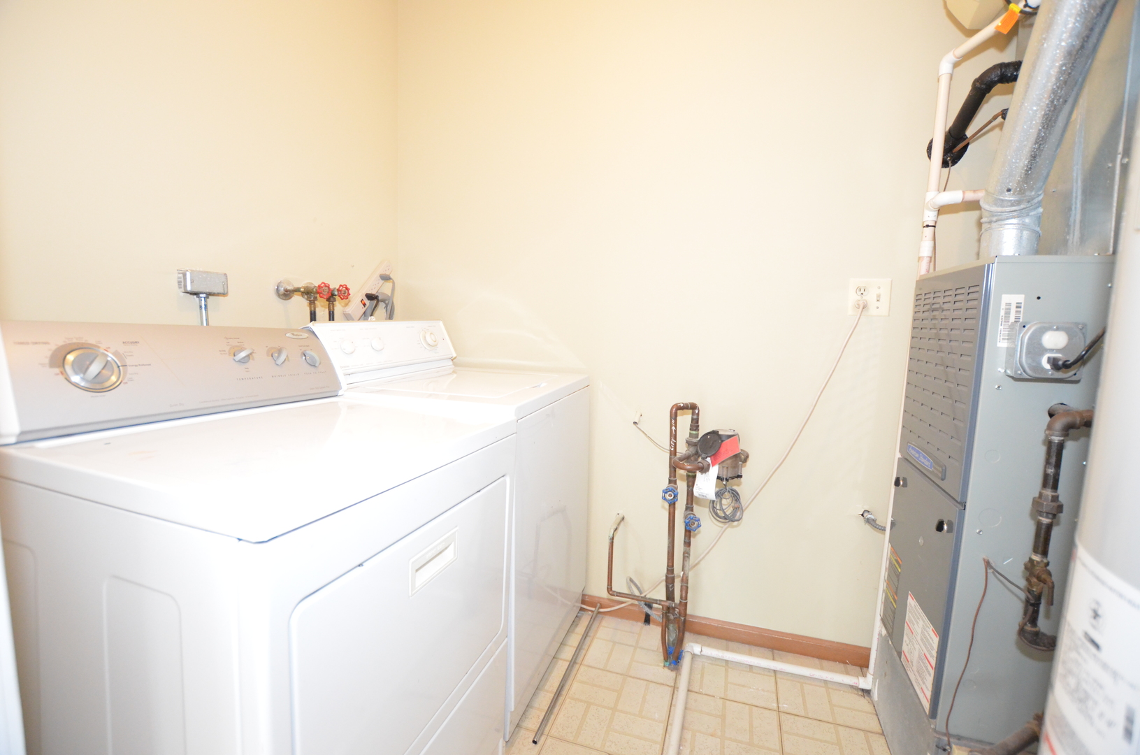 387 Amy Court, Naperville, IL 60565