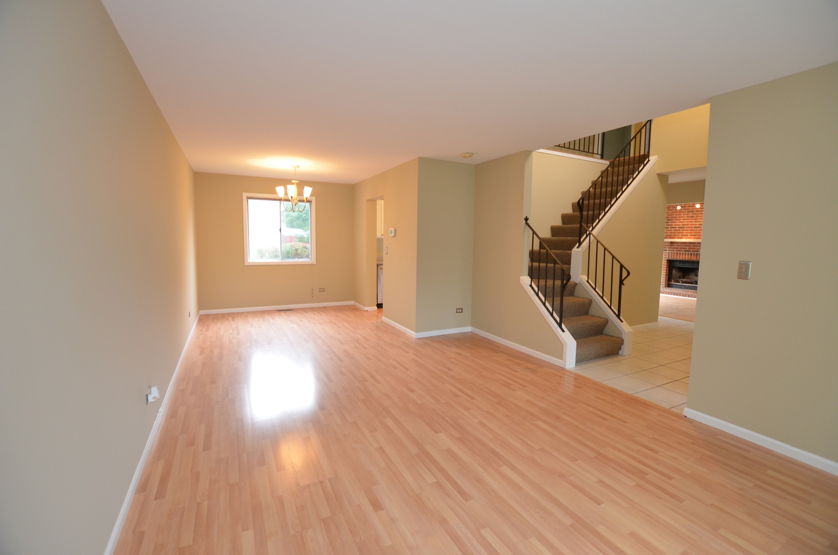 387 Amy Court, Naperville, IL 60565