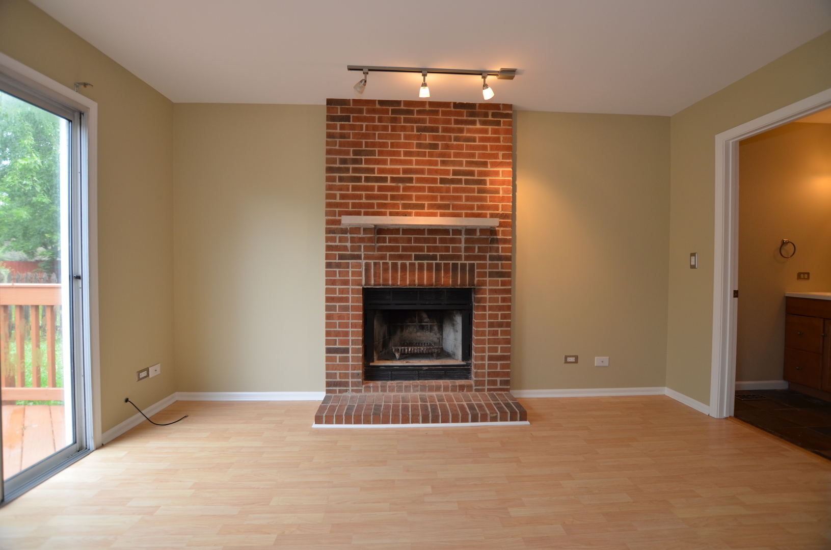 387 Amy Court, Naperville, IL 60565