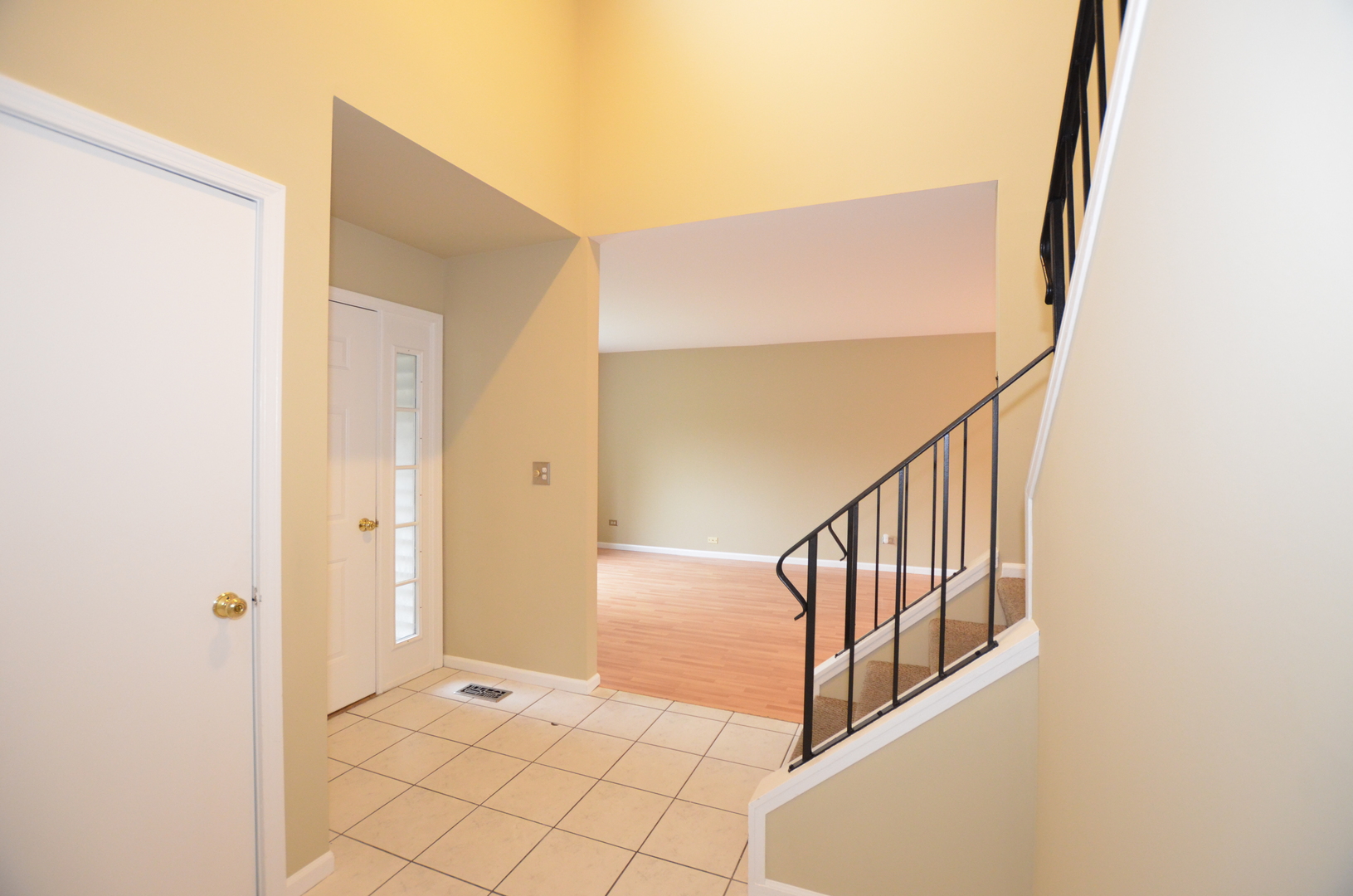 387 Amy Court, Naperville, IL 60565