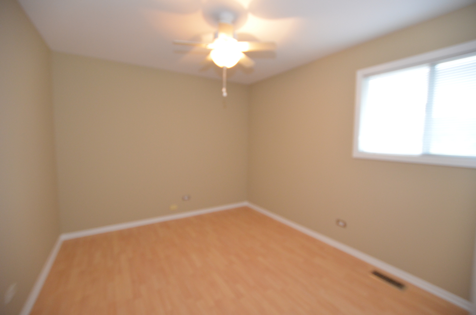 387 Amy Court, Naperville, IL 60565