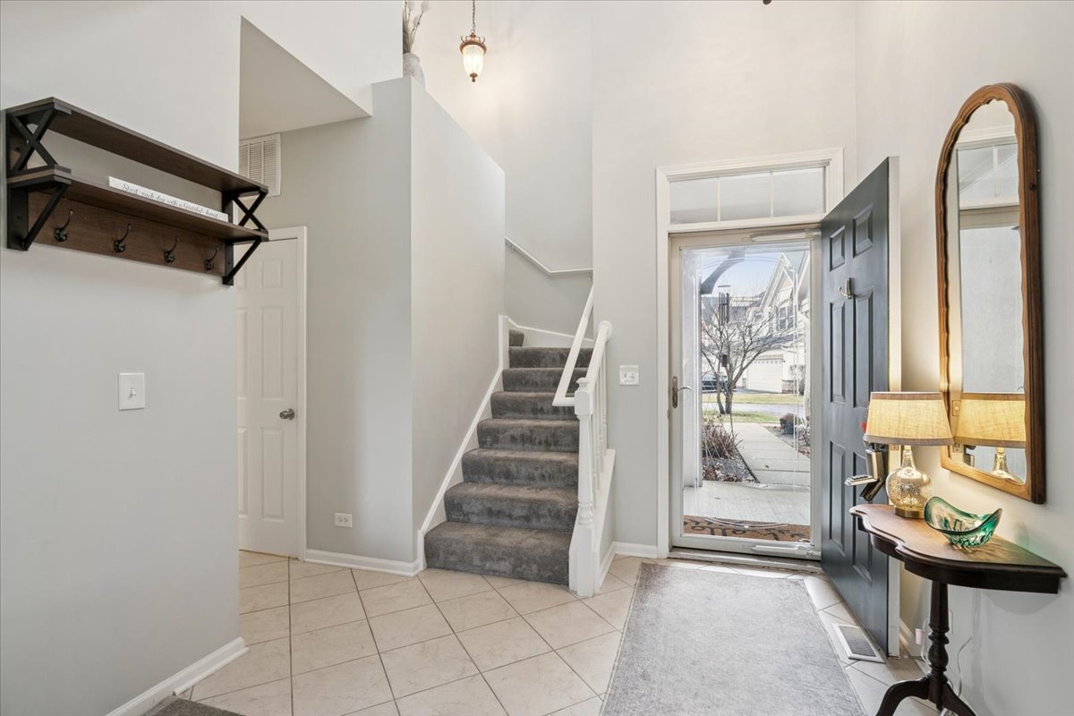 2190 Shadow Creek Court, Vernon Hills, IL 60061