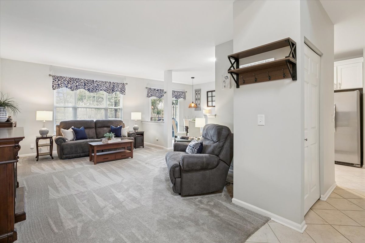 2190 Shadow Creek Court, Vernon Hills, IL 60061