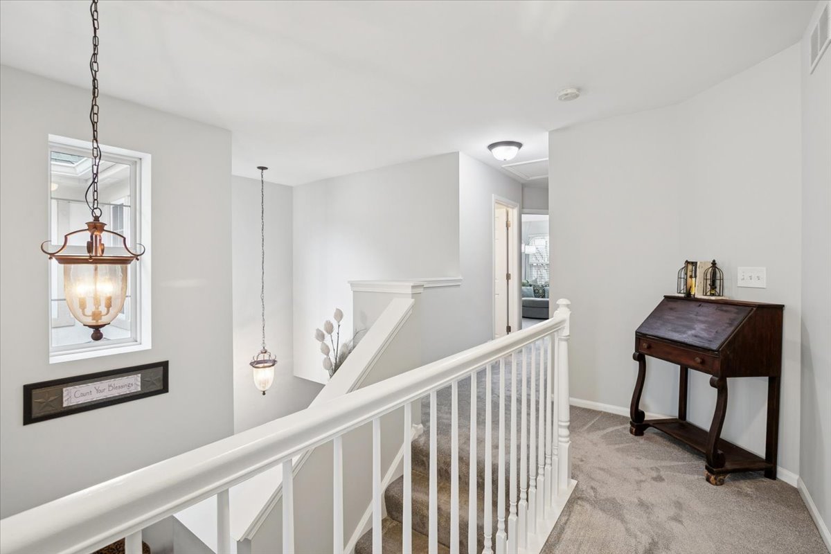 2190 Shadow Creek Court, Vernon Hills, IL 60061