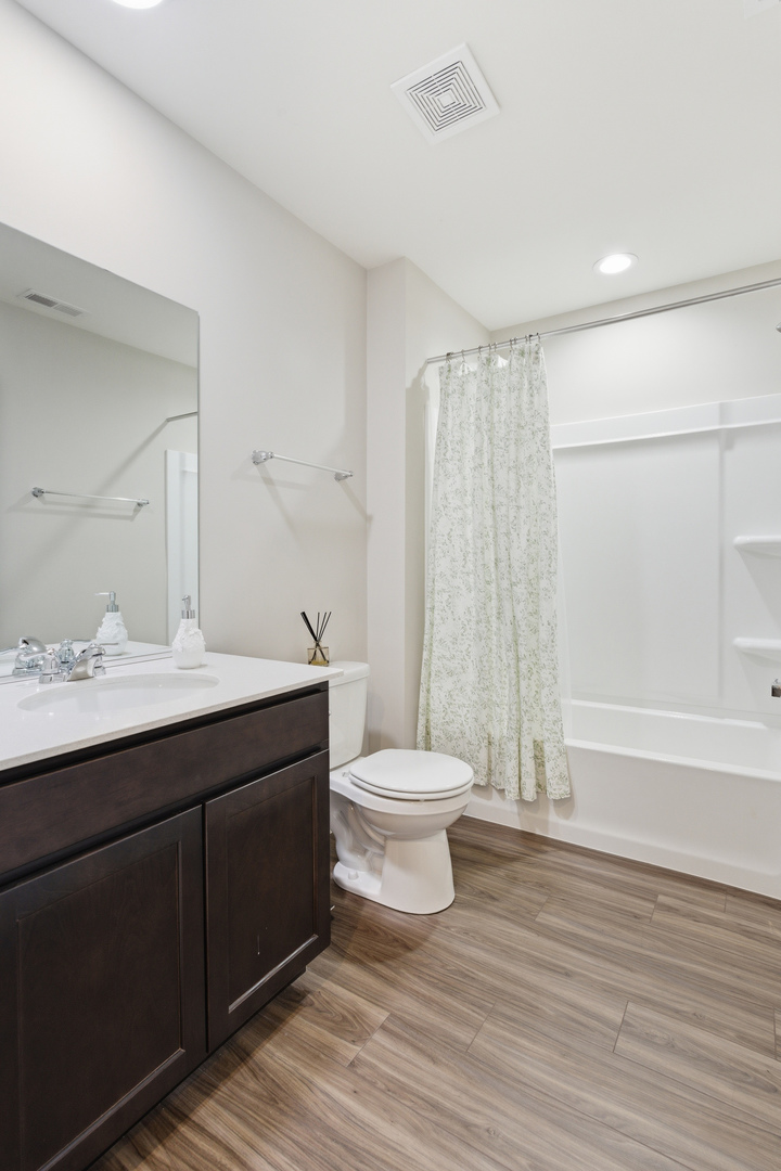 2235 Ryegrass Lane #68002, Bolingbrook, IL 60490