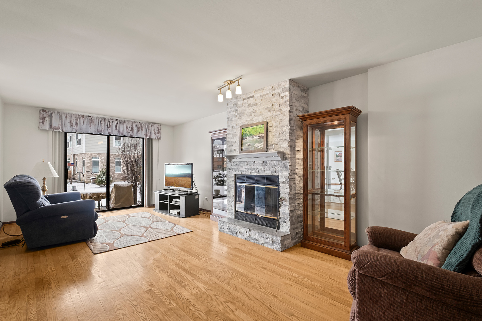 11031 S 84th Avenue, Palos Hills, IL 60465