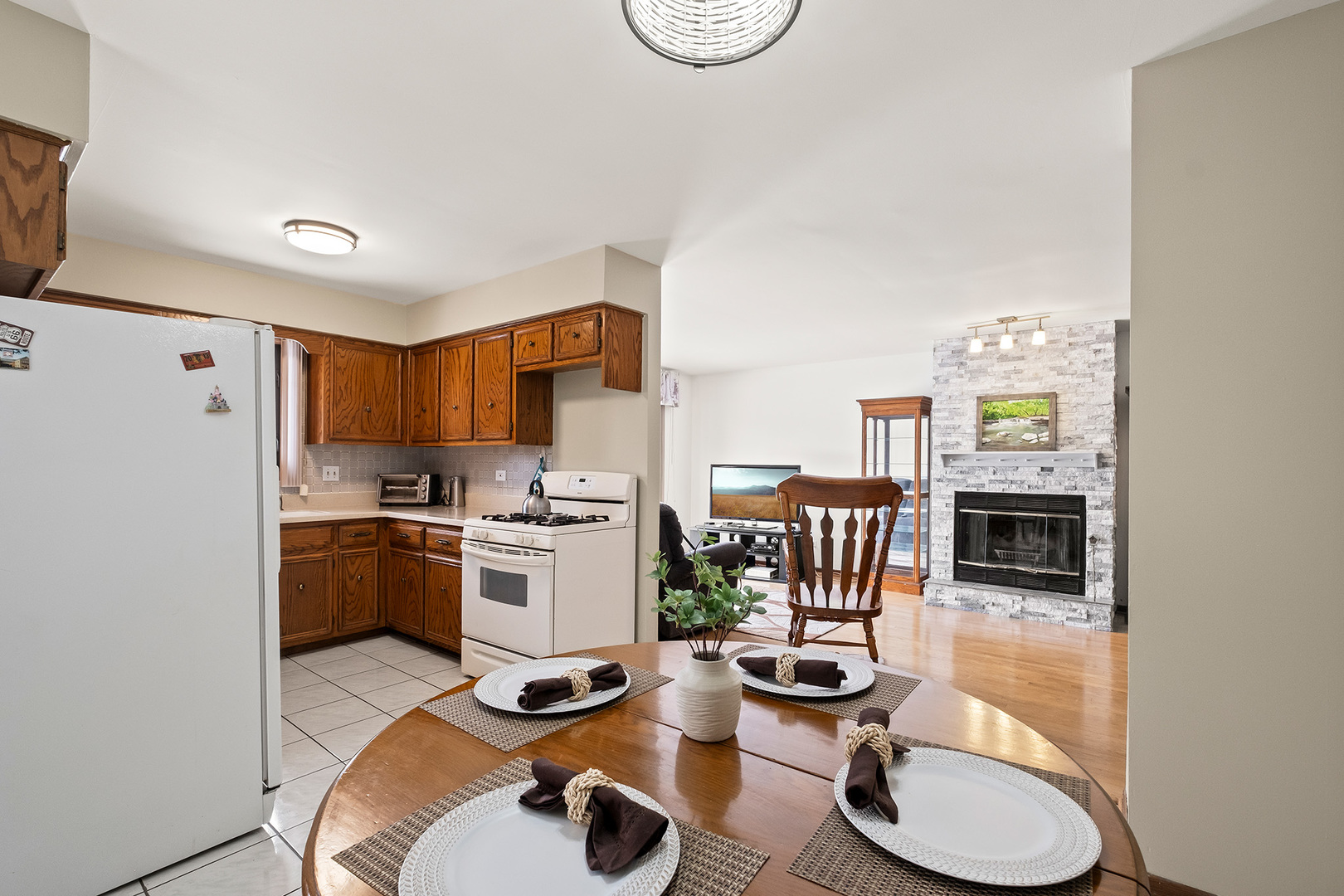 11031 S 84th Avenue, Palos Hills, IL 60465