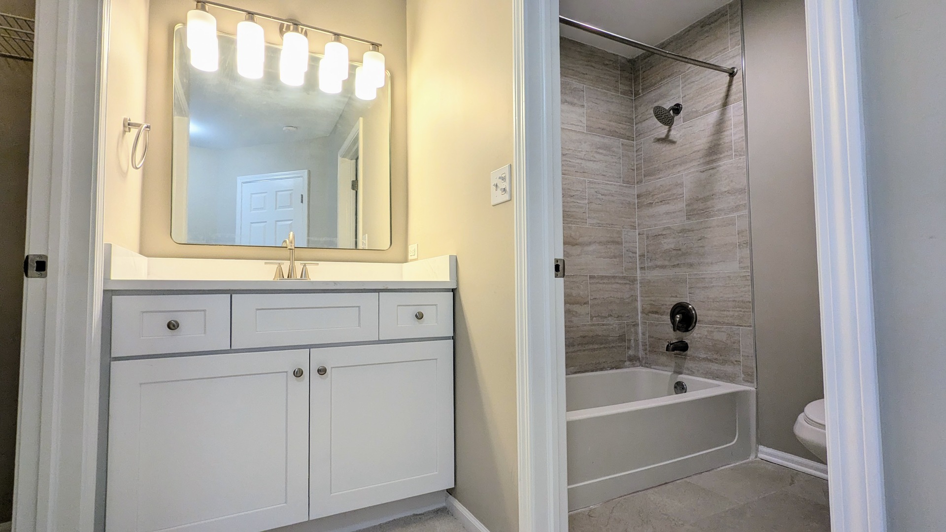 265 Sierra Pass #3, Schaumburg, IL 60194