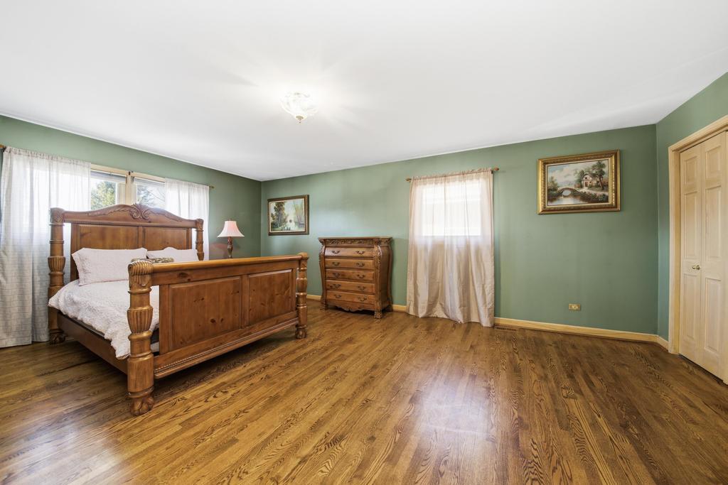 313 N Dee Road, Park Ridge, IL 60068