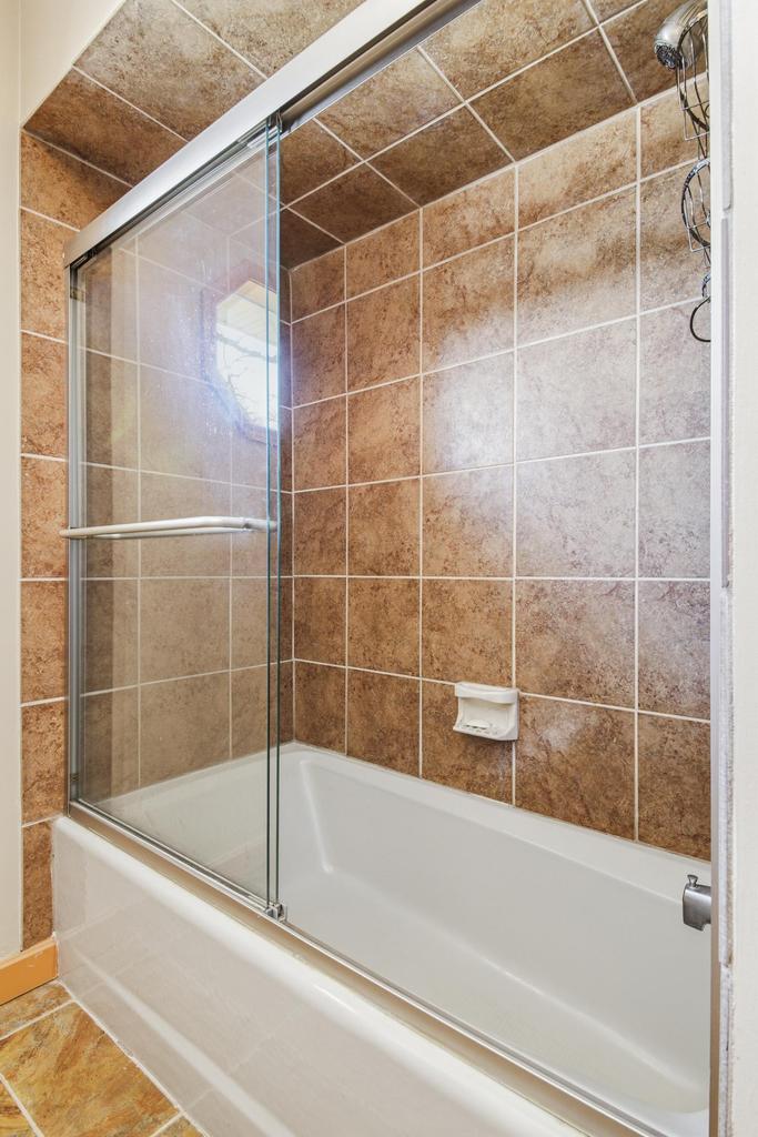 313 N Dee Road, Park Ridge, IL 60068