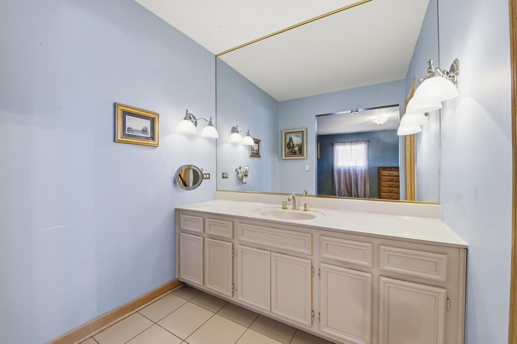 313 N Dee Road, Park Ridge, IL 60068