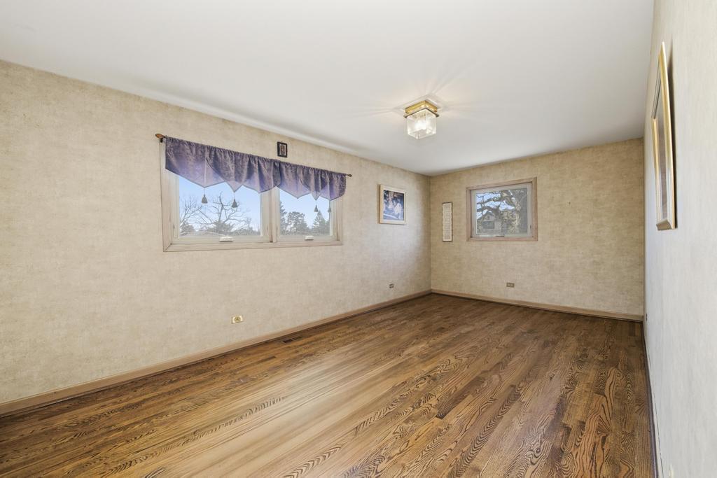 313 N Dee Road, Park Ridge, IL 60068