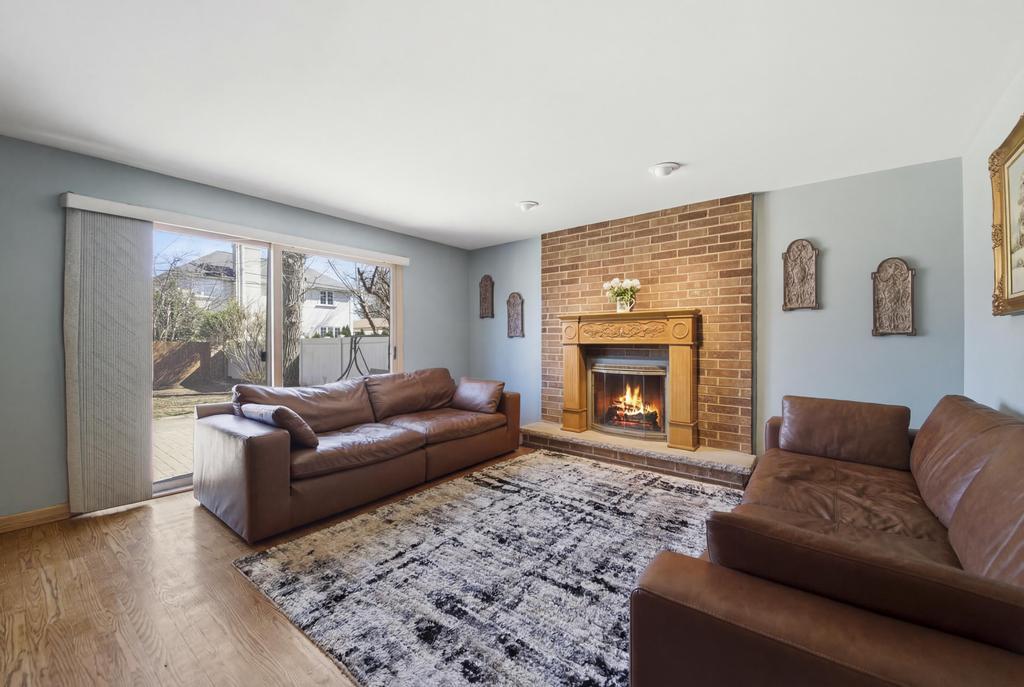 313 N Dee Road, Park Ridge, IL 60068