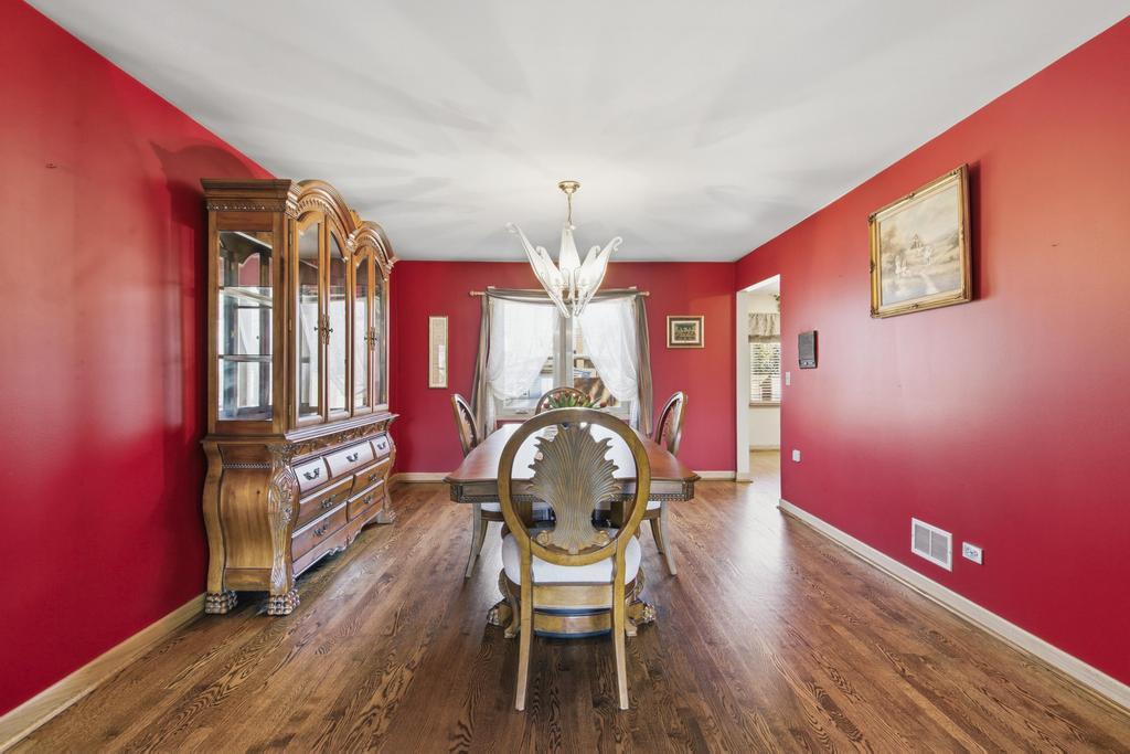 313 N Dee Road, Park Ridge, IL 60068