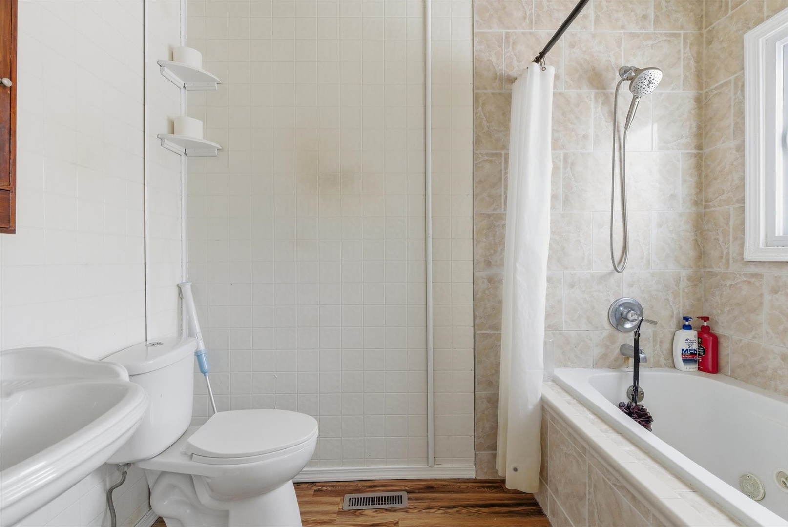 4N212 8th Avenue, Addison, IL 60101