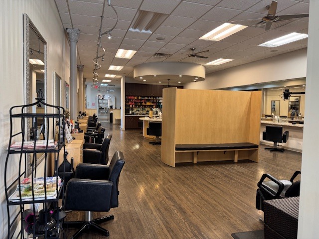 537 N Milwaukee Avenue, Libertyville, IL 60048