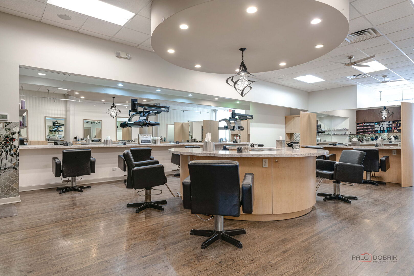 537 N Milwaukee Avenue, Libertyville, IL 60048