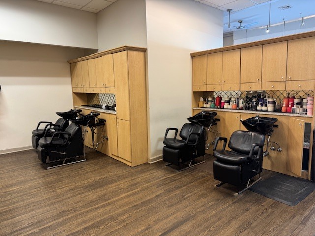 537 N Milwaukee Avenue, Libertyville, IL 60048