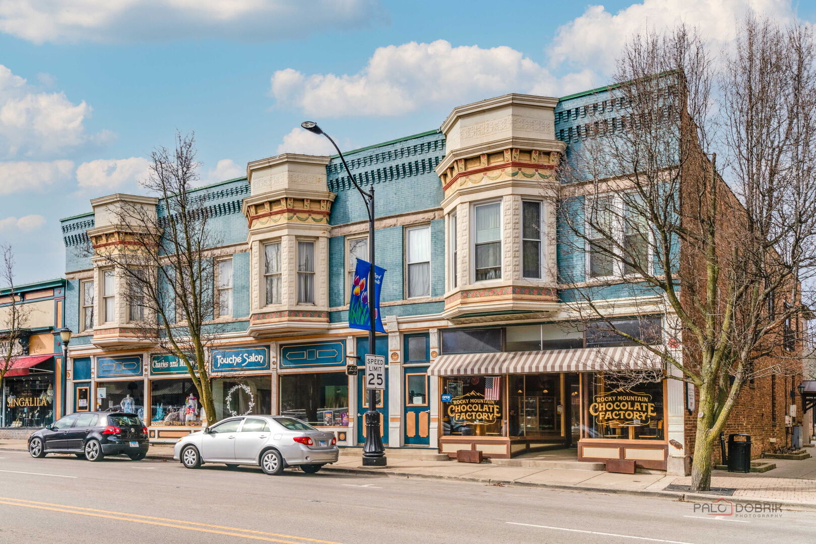 537 N Milwaukee Avenue, Libertyville, IL 60048