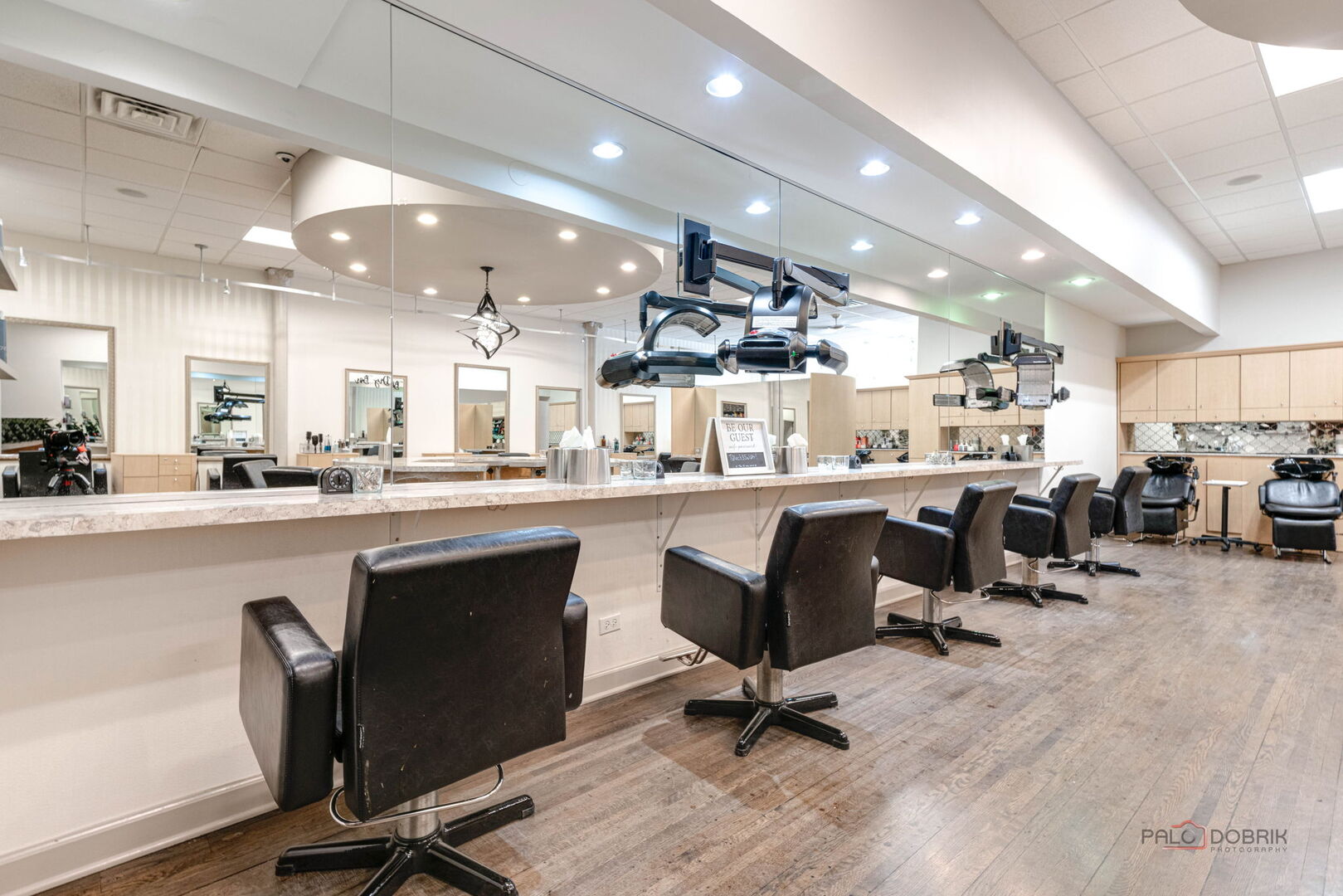 537 N Milwaukee Avenue, Libertyville, IL 60048