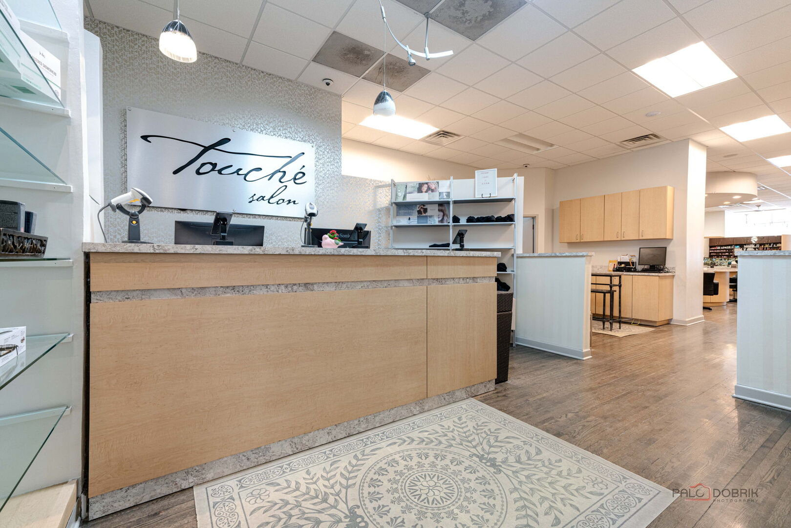 537 N Milwaukee Avenue, Libertyville, IL 60048