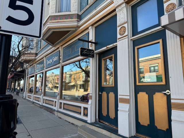 537 N Milwaukee Avenue, Libertyville, IL 60048