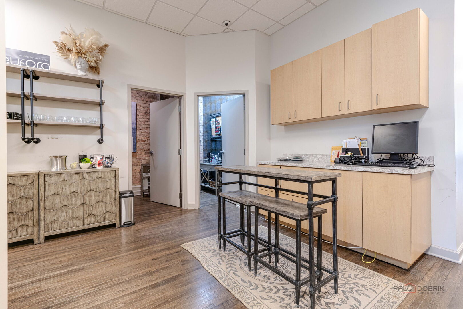 537 N Milwaukee Avenue, Libertyville, IL 60048