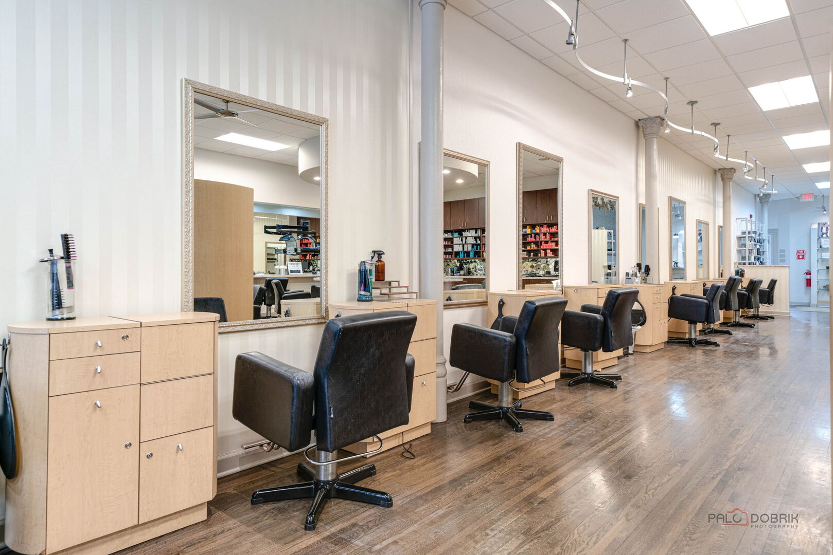 537 N Milwaukee Avenue, Libertyville, IL 60048