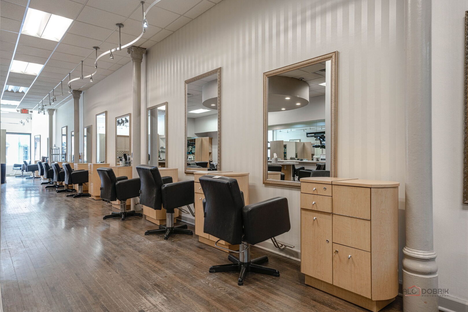 537 N Milwaukee Avenue, Libertyville, IL 60048