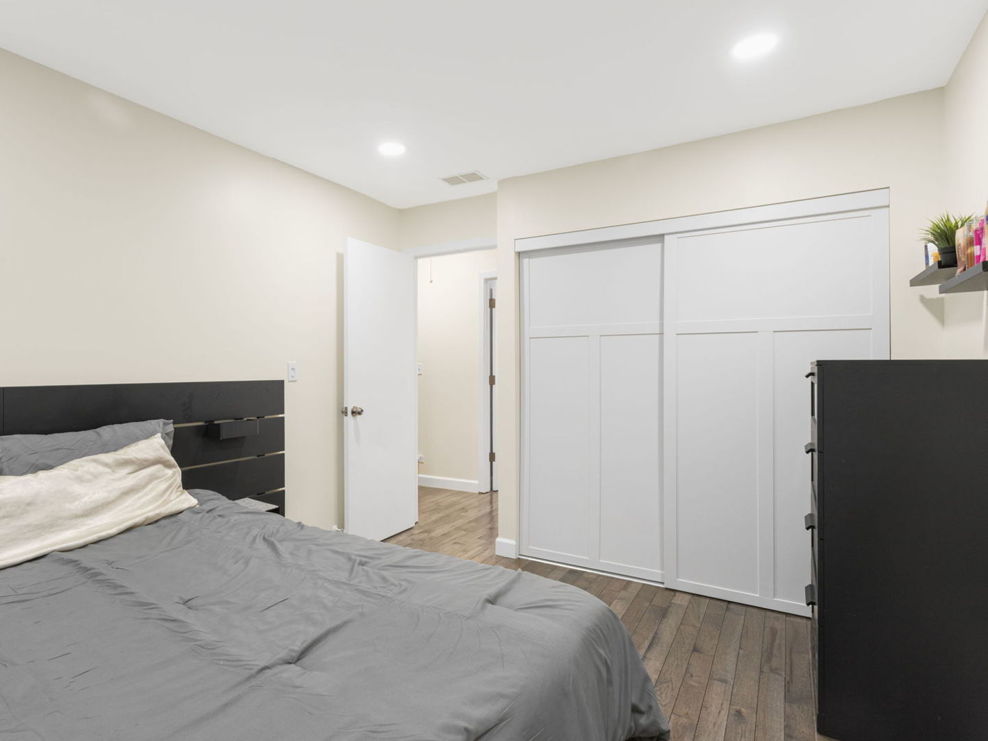 1807 Whitney Drive, Hanover Park, IL 60133