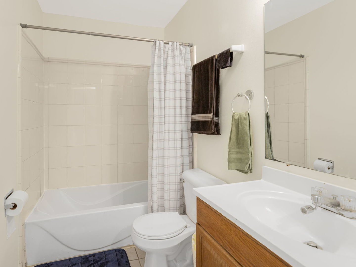 1807 Whitney Drive, Hanover Park, IL 60133