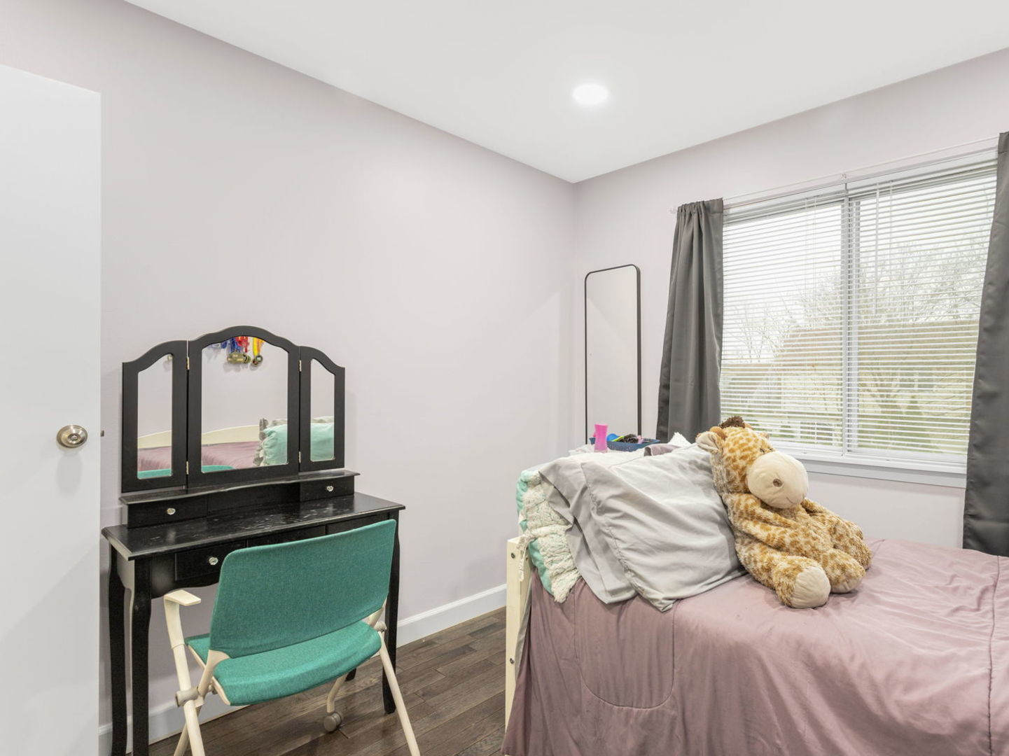 1807 Whitney Drive, Hanover Park, IL 60133