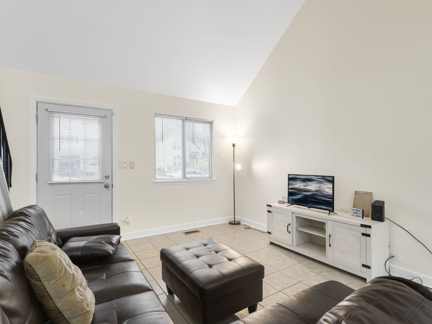 1807 Whitney Drive, Hanover Park, IL 60133