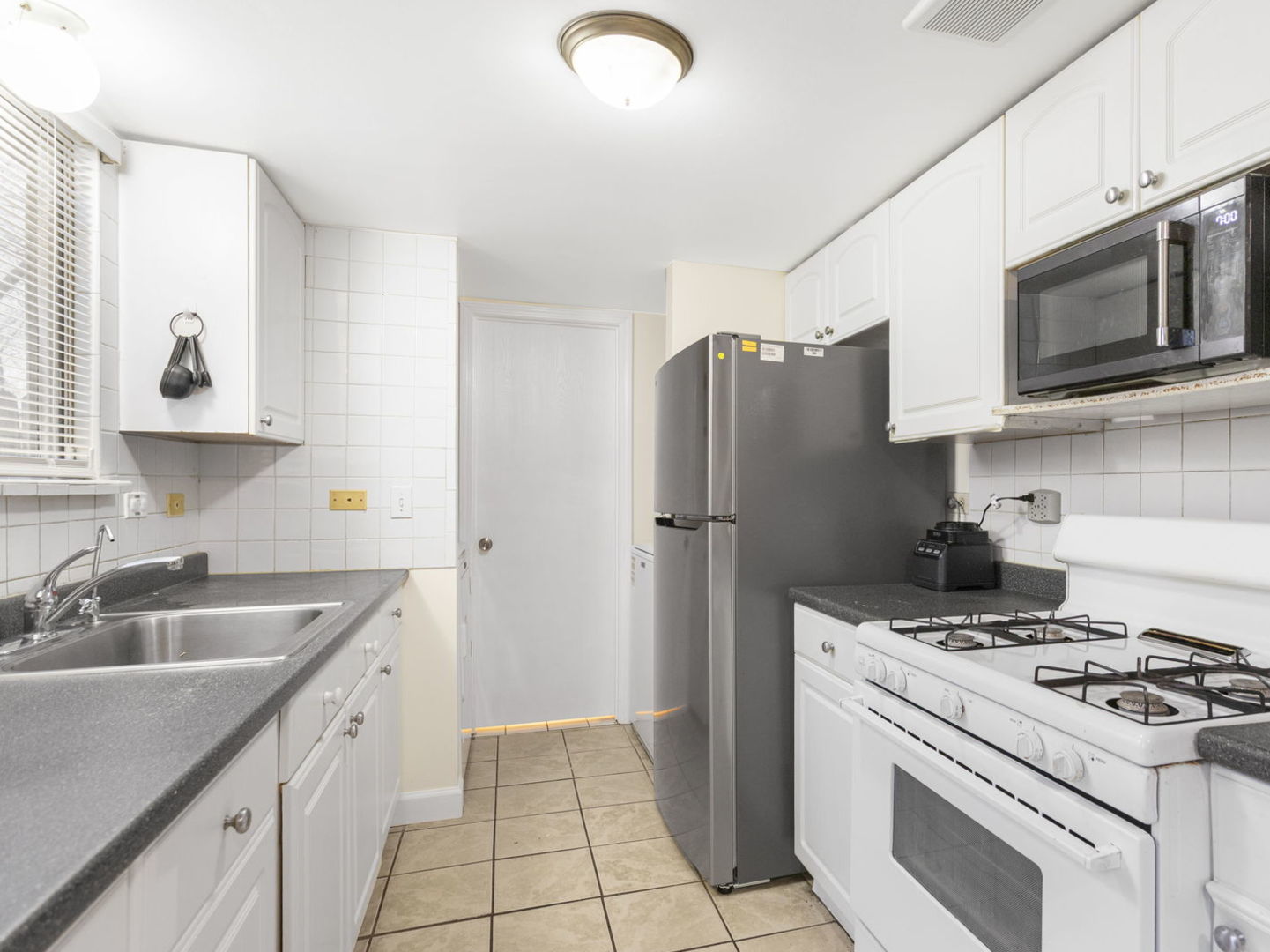 1807 Whitney Drive, Hanover Park, IL 60133