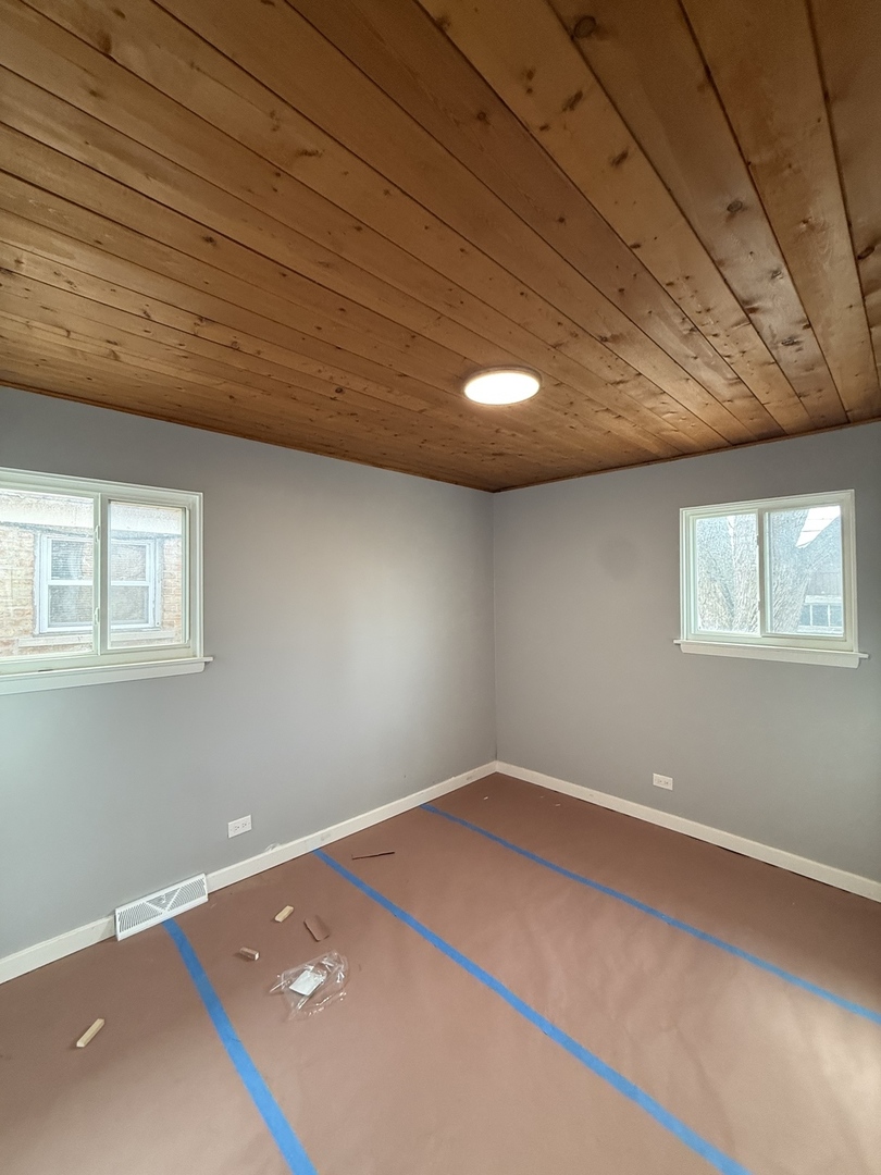 7732 Lotus Avenue, Burbank, IL 60459