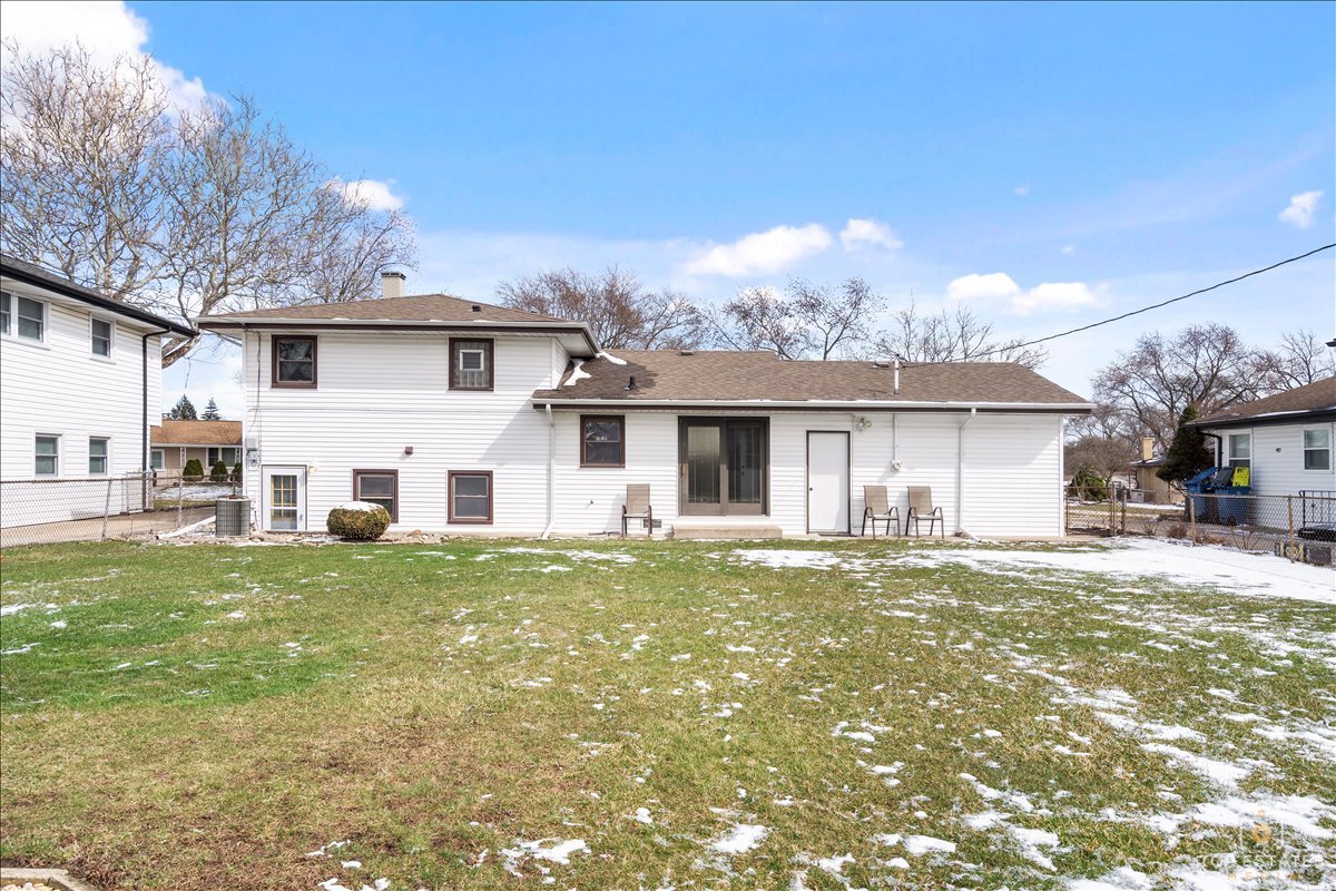 216 S Evergreen Avenue, Addison, IL 60101