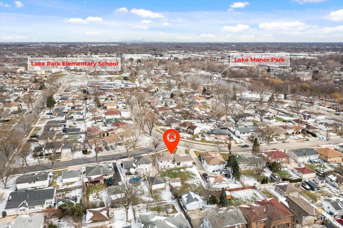 216 S Evergreen Avenue, Addison, IL 60101