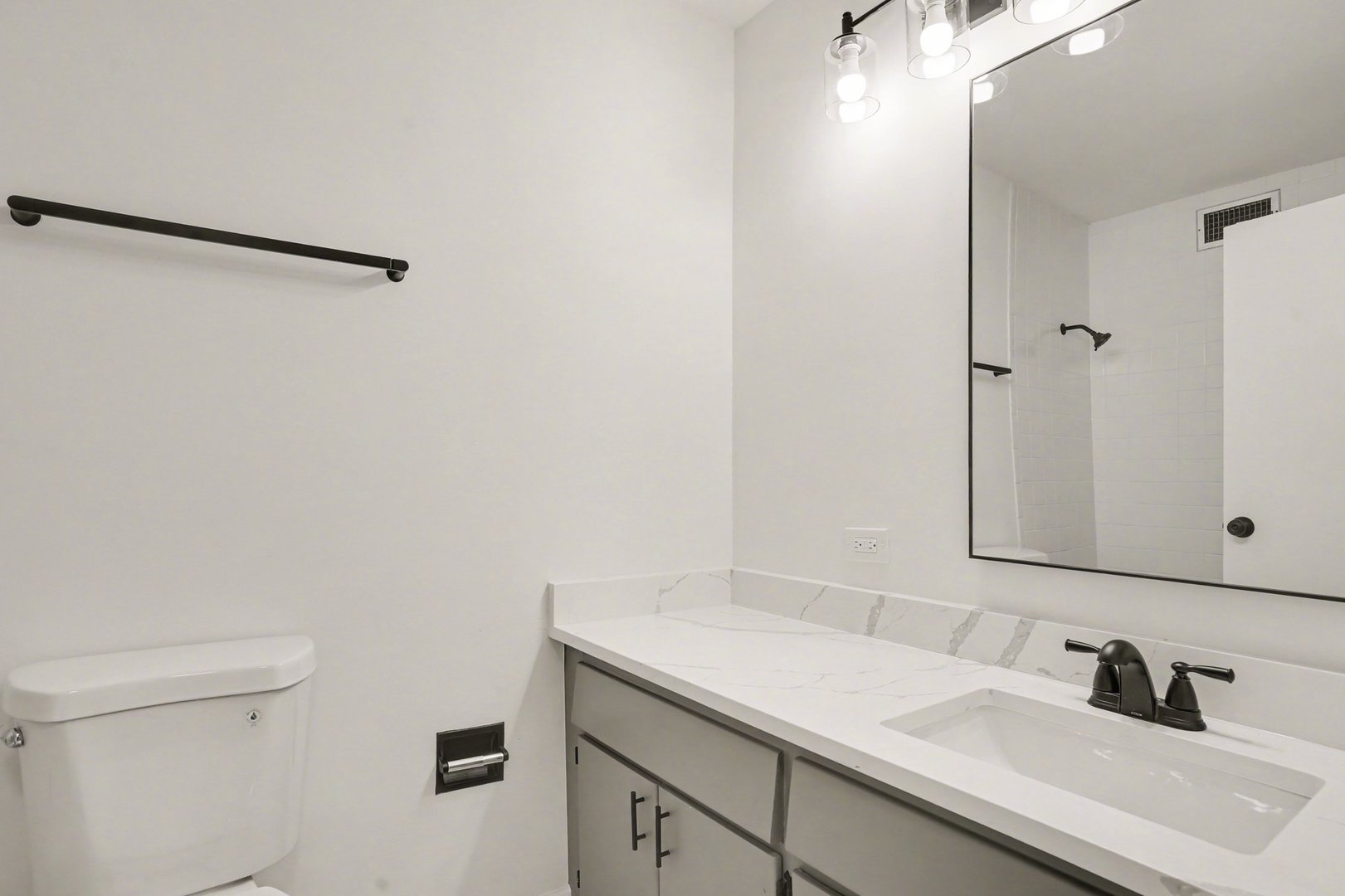 9820 S Pulaski Road #307, Oak Lawn, IL 60453